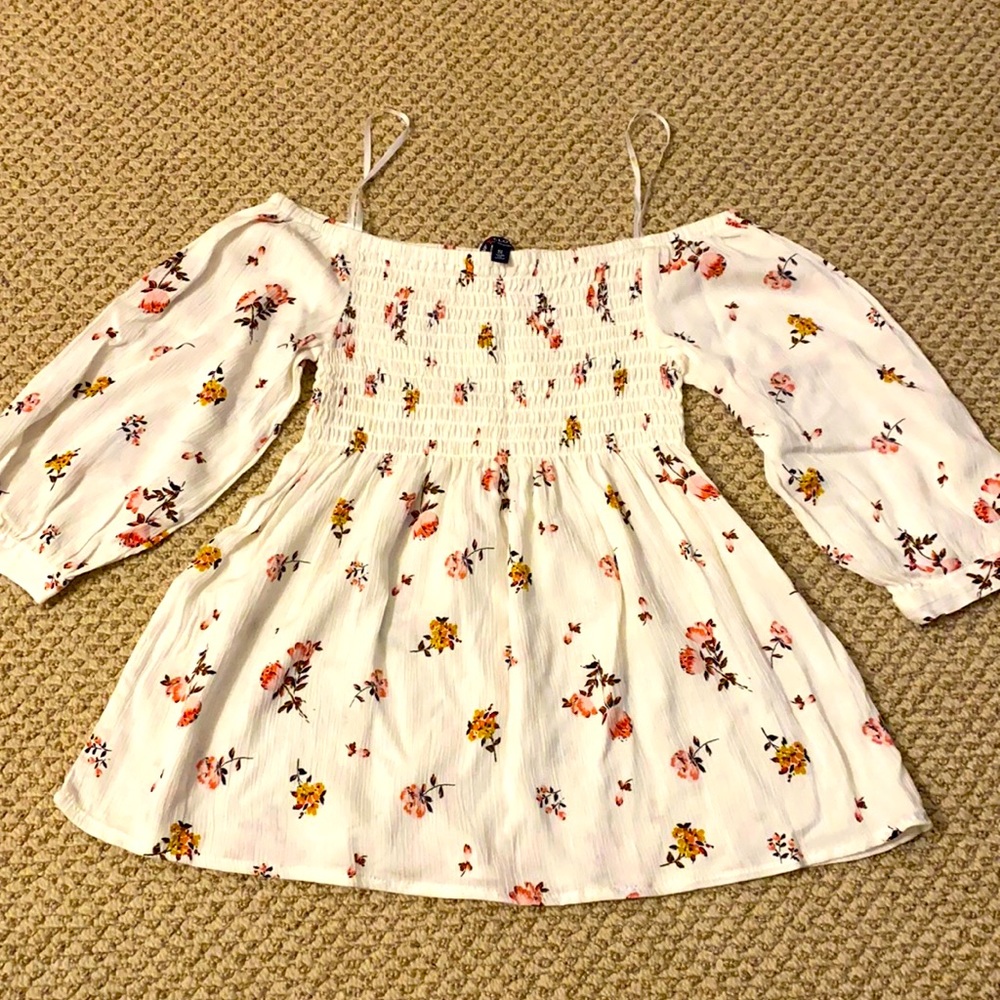 White floral small blouse
